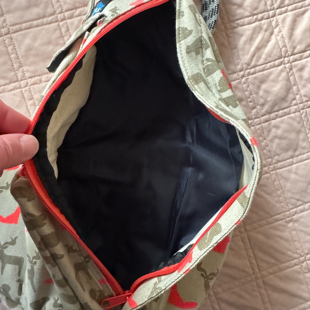 Kavu Sling Bag with Orange and Olive Design - Picture 3 of 3